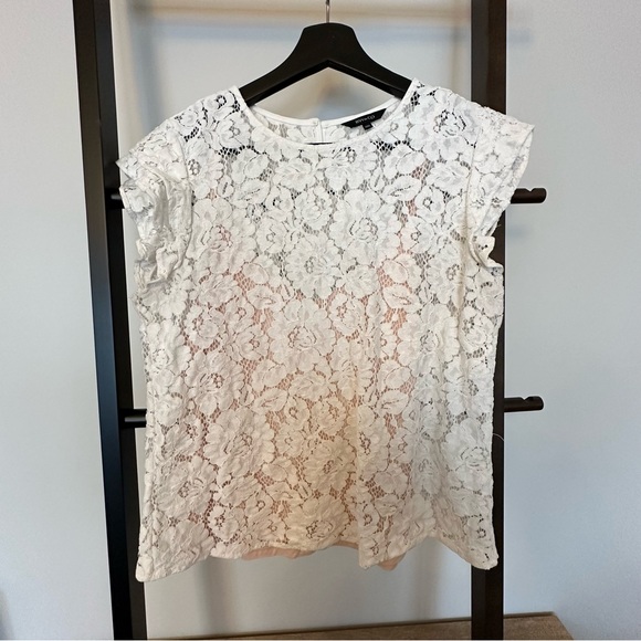 RW&CO. Tops - RW&Co White Lace Top with Detachable Tank Top